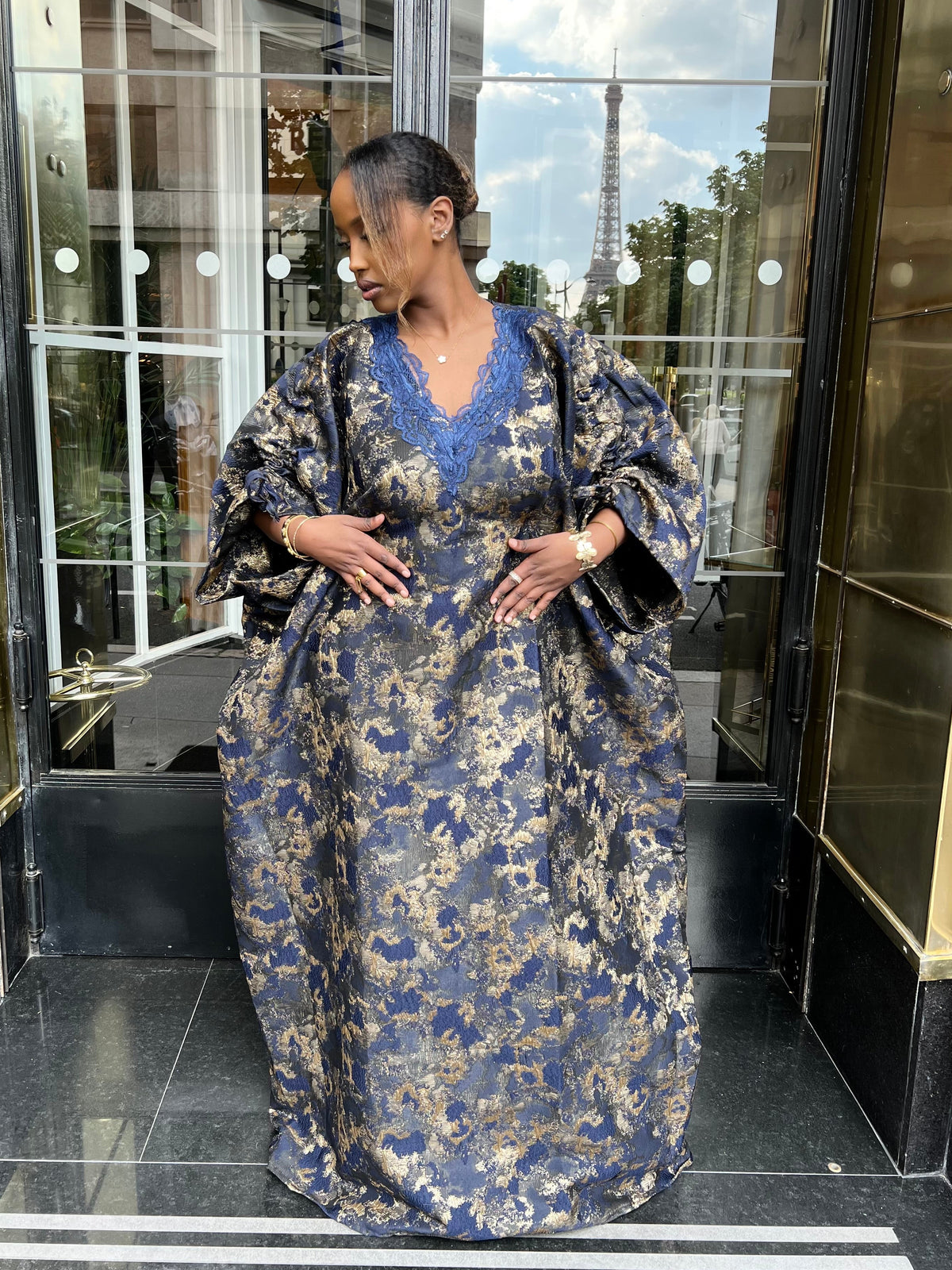 INAYA BÙBÙ | BLEU
